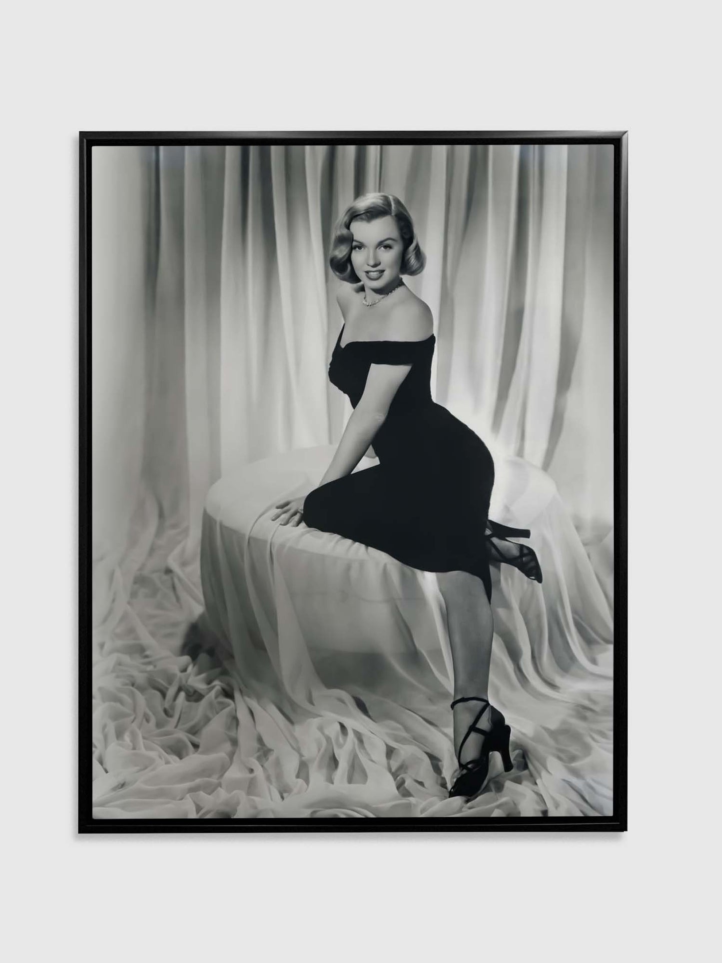 Wall Art-Marilyn in the room- Canvas Print
